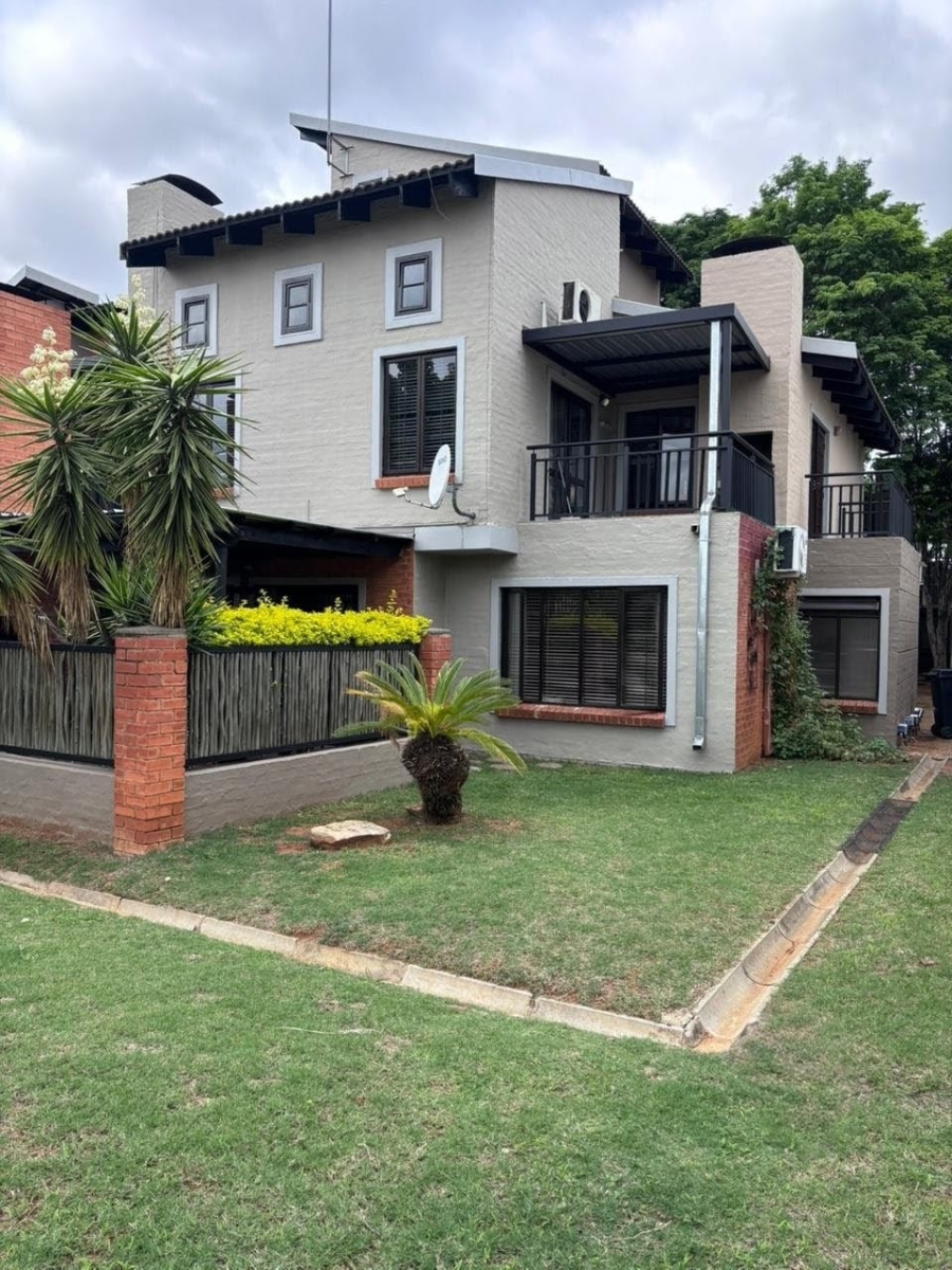 2 Bedroom Property for Sale in Waterval East North West